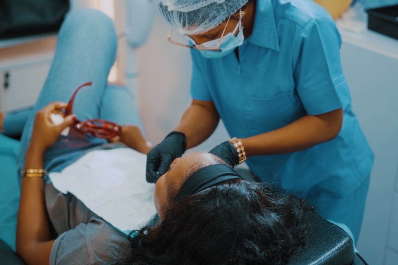 Co dają pacjentowi implanty stomatologiczne?